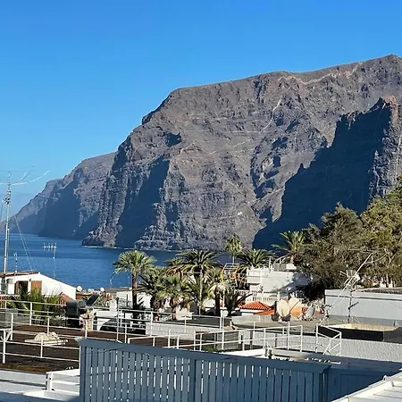 Gigantes Amazing Sea View Wifi Pool Parking * Акантиладо-де-Лос-Хигантес